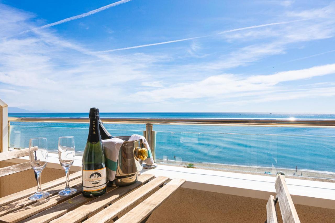Apartamento El Velero Primera Linea Playa Apartment Torremolinos Ngoại thất bức ảnh